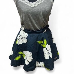 Y2K Hollister Hibiscus skater mini skirt surfer girl tropical coquette 2000s vtg